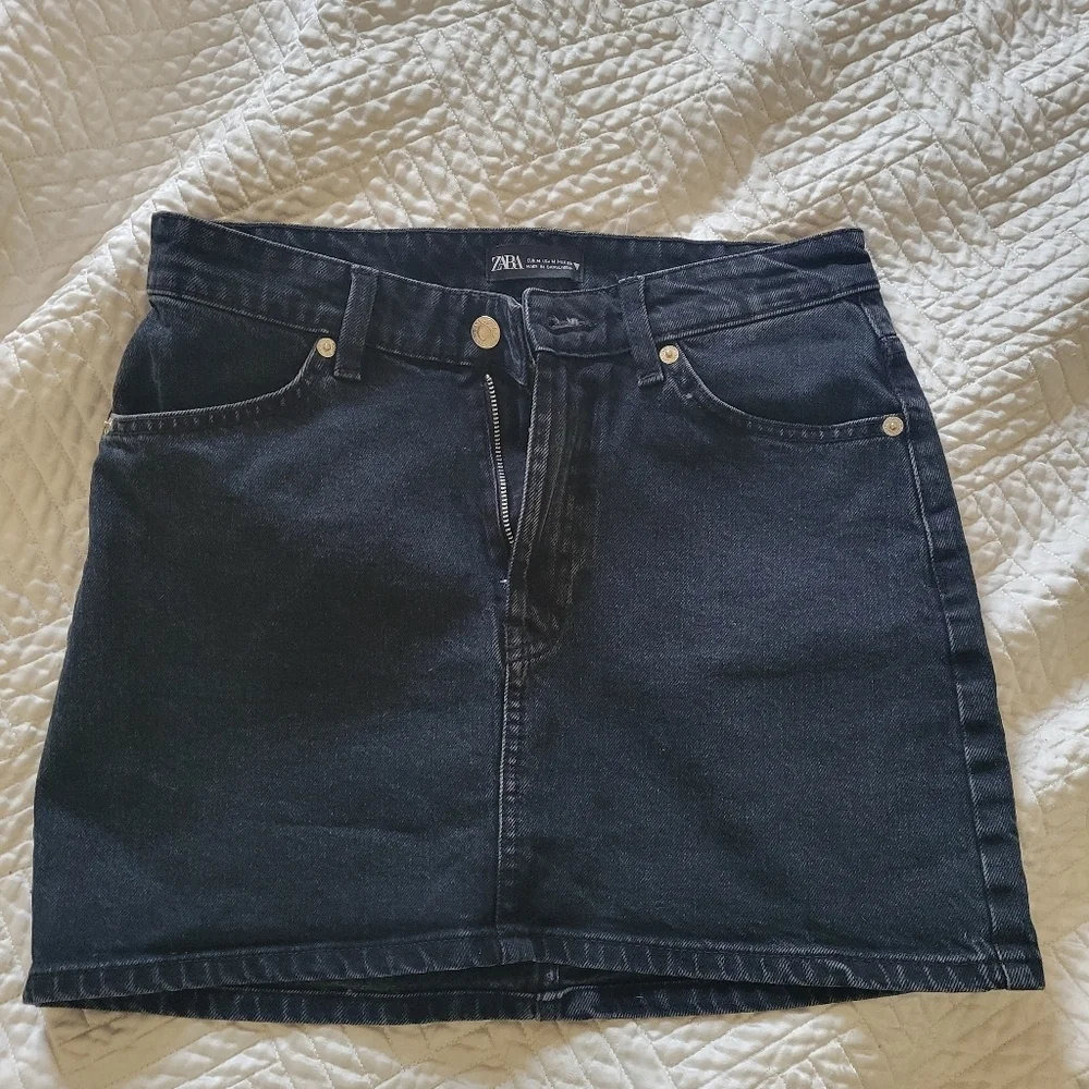 ZARA Black Denim Mini Skirt Size M High Rise Classic Jean Skirt